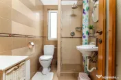 Casa finisata tip duplex, GARAJ, 3 dormitoare, 2 bai, str. C 