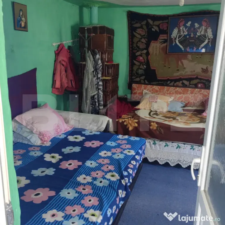 Casă bătrânească renovată, teren 1.700 mp intravilan, c