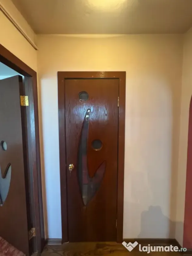 Apartamenr 2 camere semidecomandat Brazda