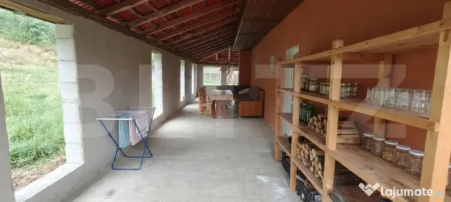 Casă de vanzare + teren generos de 7.238 mp | Ideal locuire