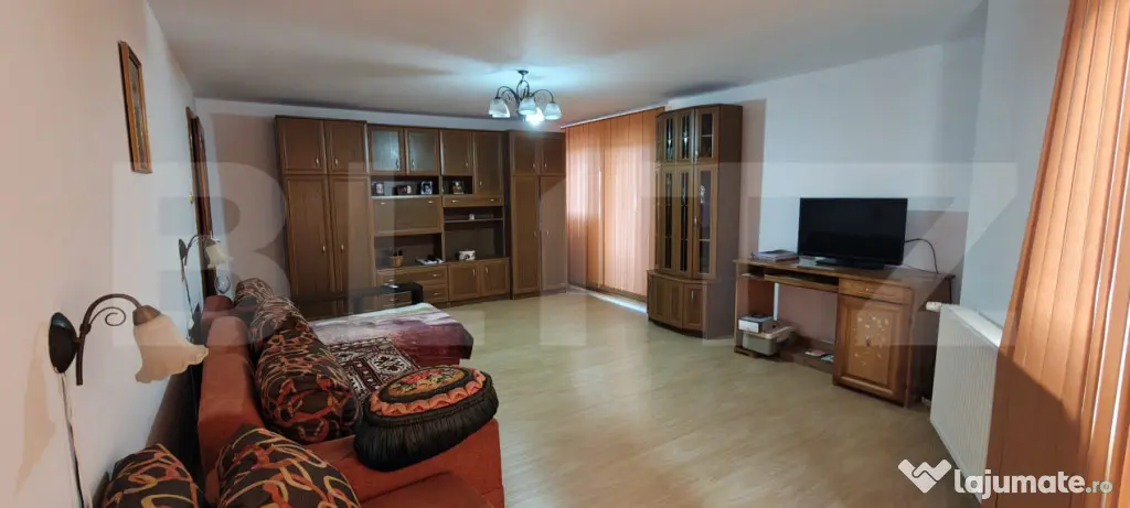Casă de vanzare + teren generos de 7.238 mp | Ideal locuire