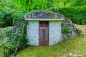CASA cu TEREN generos , in linistea naturii