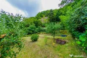 CASA cu TEREN generos , in linistea naturii