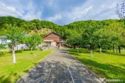 CASA cu TEREN generos , in linistea naturii