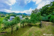 CASA cu TEREN generos , in linistea naturii