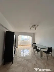 Inchiriez apartament 3 camere Centrala proprie stradal vizavi de spital