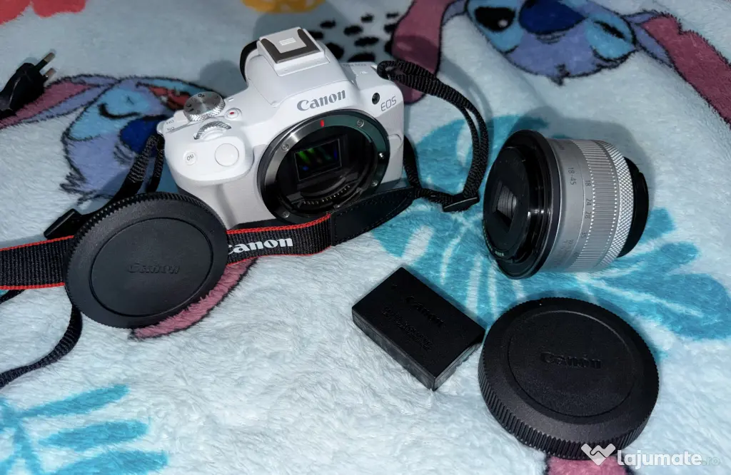 Aparat foto mirrorless Canon EOS R50