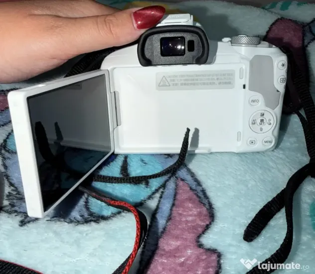 Aparat foto mirrorless Canon EOS R50