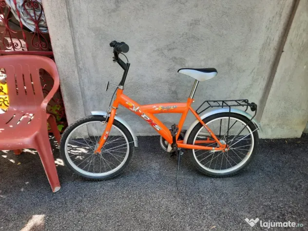 Vând bicicletă copii în stare bună