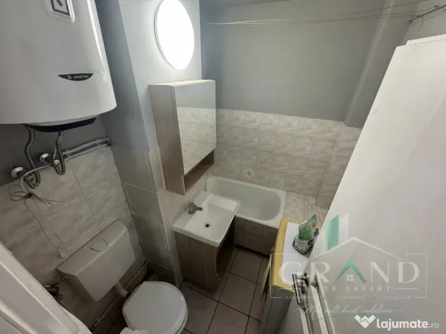 Garsonieră | Balcon închis | Etaj intermediar | Mărăști