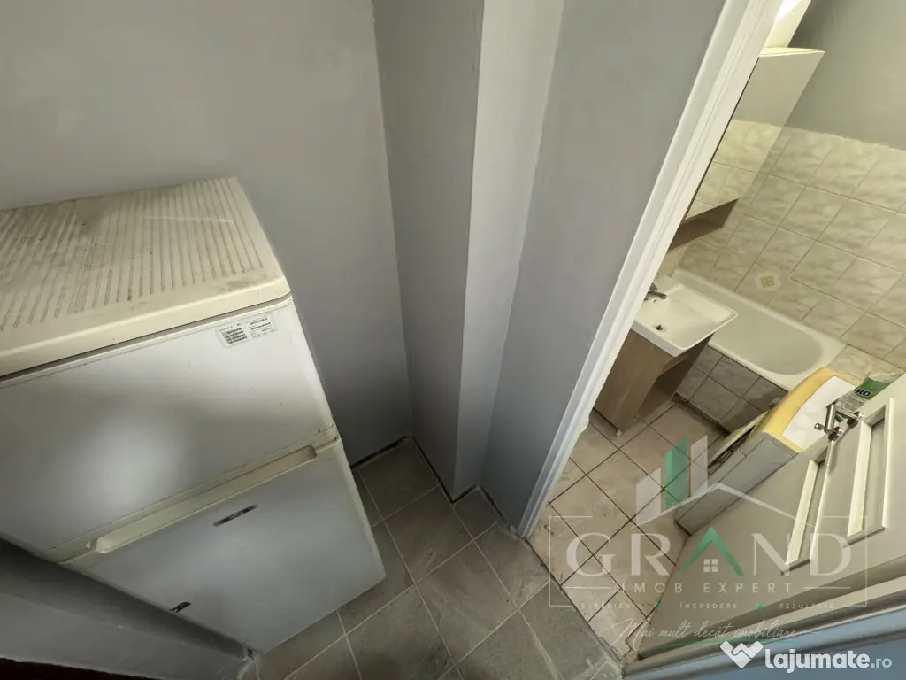 Garsonieră | Balcon închis | Etaj intermediar | Mărăști