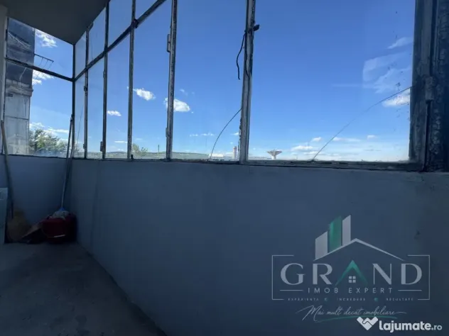 Garsonieră | Balcon închis | Etaj intermediar | Mărăști