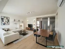 Apartament cu 3 camere de vanzare, zona Micro 16