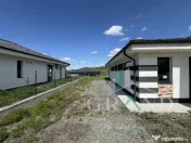 Casă individuală modernă de închiriat | Corușu–la doa