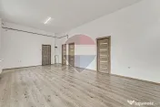 Spațiu comercial sau pentru birou de închiriat în zona...