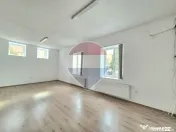 Spațiu comercial sau pentru birou de închiriat în zona centrală Arad. 