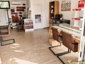 Spatiu vitrinat: Showroom panouri publicitare pergola 