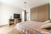 Casa LA CHEIE cu 5 camere si 4 bai, Buna Ziua, 200 mp, aproa