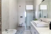 Casa LA CHEIE cu 5 camere si 4 bai, Buna Ziua, 200 mp, aproa