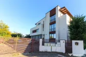 Casa LA CHEIE cu 5 camere si 4 bai, Buna Ziua, 200 mp, aproa