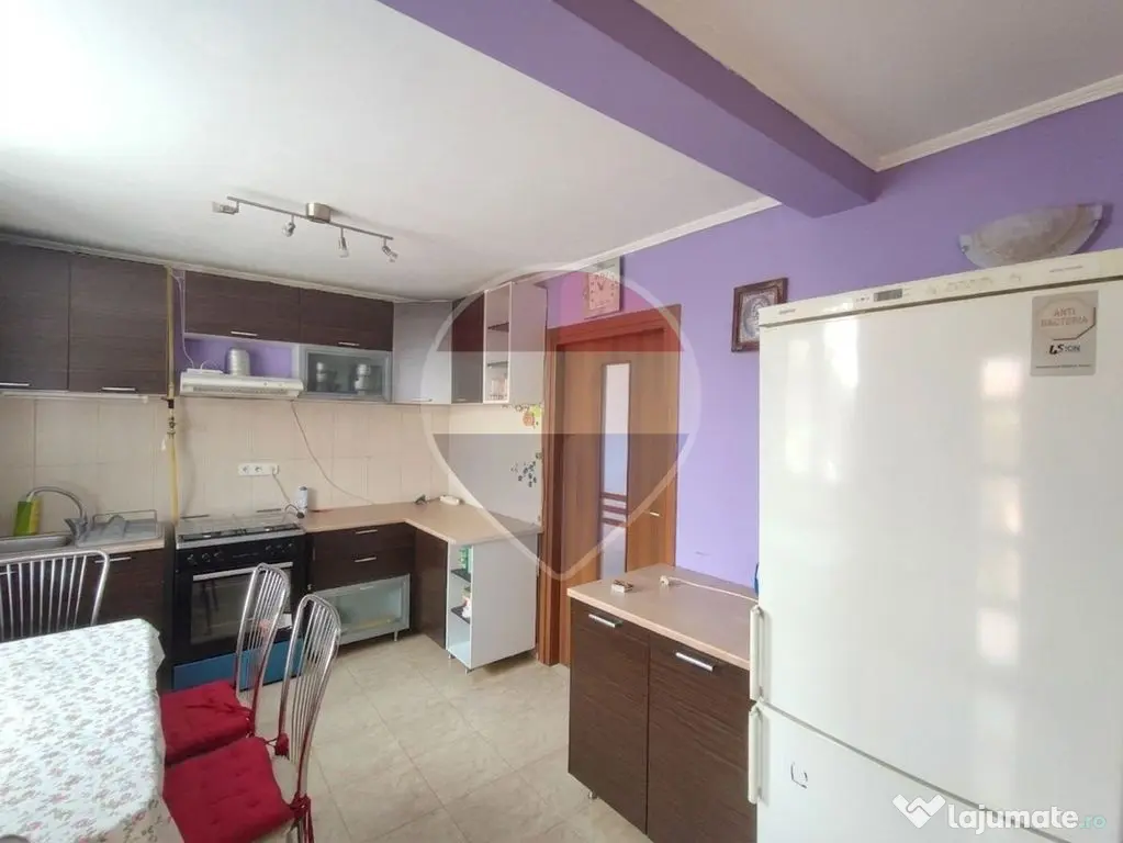 De închiriat casă duplex, 4 camere - Cantemir, Str. Lug... - Oradea (Bihor)
