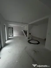 Casă tip duplex modernă, terase panoramice, în zona rezid 