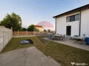 Vilă de vanzare | Teren mare 749 mp | Locuinta & Afacere... 