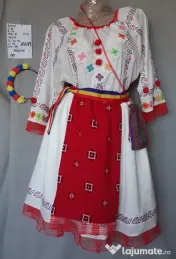 Costum popular marimea M ,265 lei 