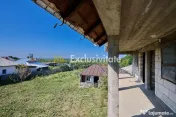 Casa + 3105 mp teren intravilan comuna Uda 