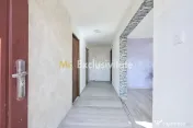 Casa + 3105 mp teren intravilan comuna Uda 