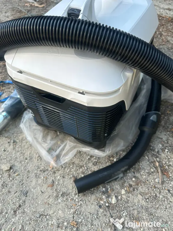 Aspirator cu filtrare prin apa KARCHER DS 6