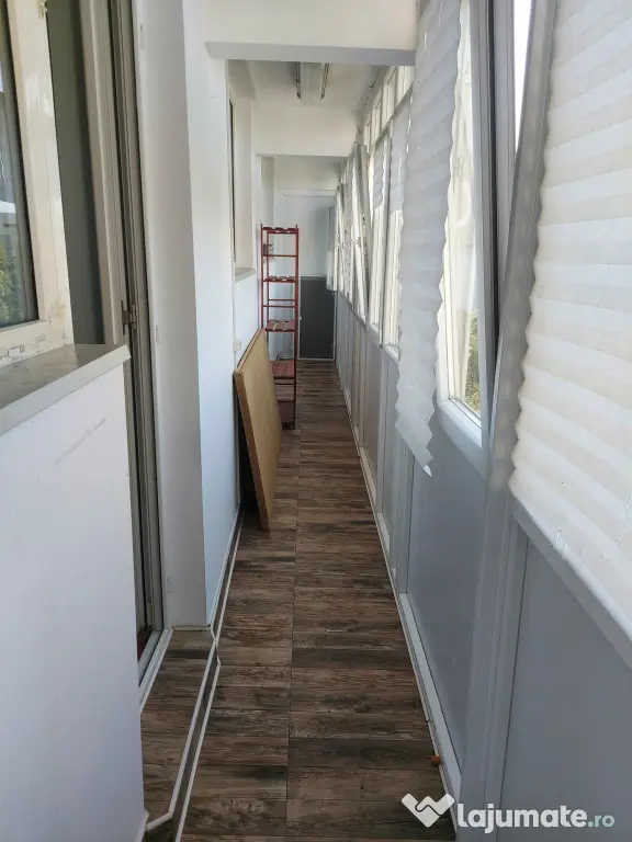 Inchiriez apartament 2 camere sector 4 Complex Uioara