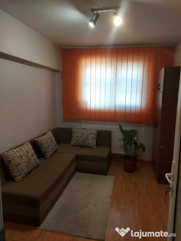 Inchiriez apartament 2 camere sector 4 Complex Uioara