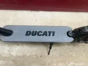 Trotineta Ducati Pro-II Plus– stare foarte bună – 25 km/h 