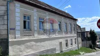 Casă cu 3 camere de vânzare în zona centrala comison 0...