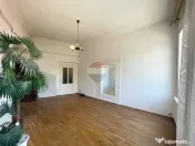 Casă cu 3 camere de vânzare în zona centrala comison 0... 