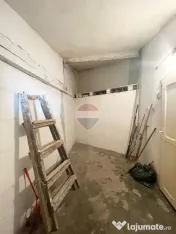 Casă cu 3 camere de vânzare în zona centrala comison 0... 