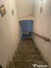 Casă cu 3 camere de vânzare în zona centrala comison 0... 
