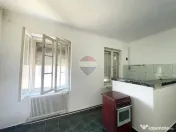 Casă cu 3 camere de vânzare în zona centrala comison 0... 