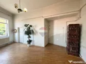 Casă cu 3 camere de vânzare în zona centrala comison 0... 