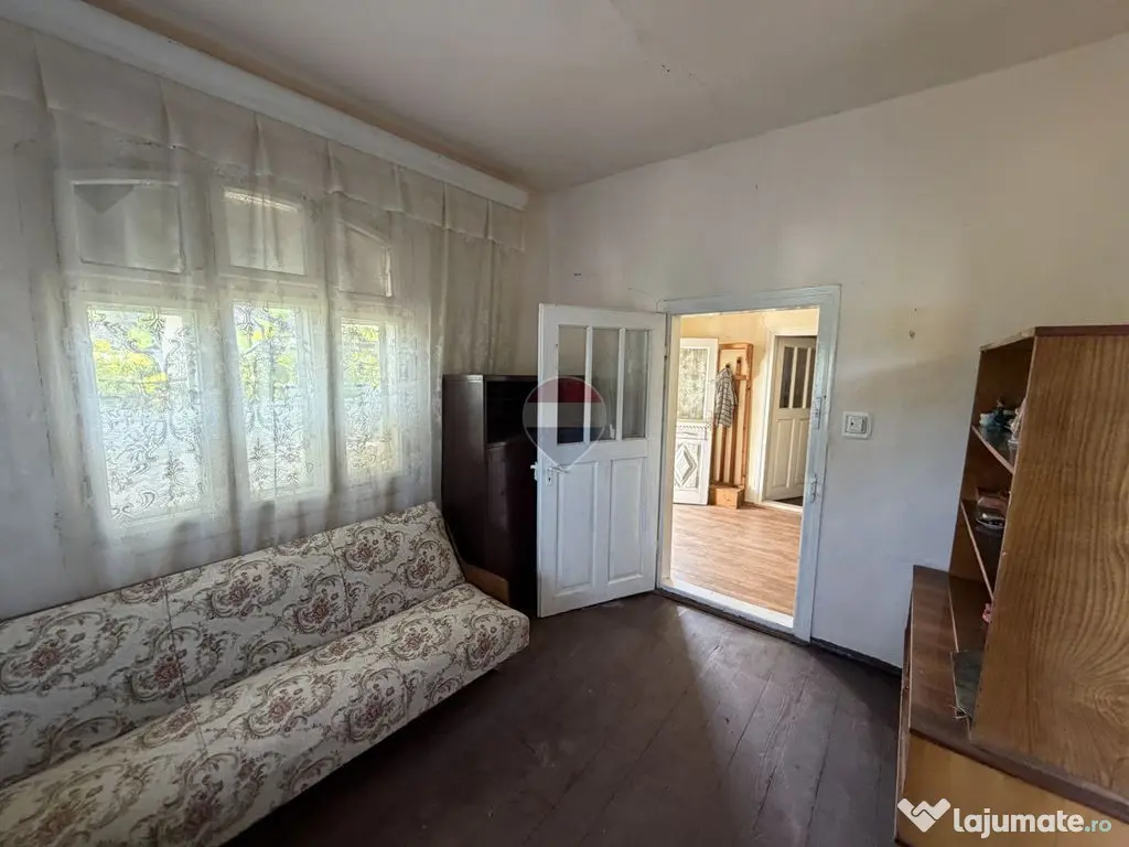 Casă cu teren zona Parc Soveja - Soveja (Vrancea)