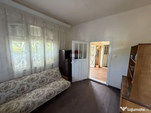 Casă cu teren zona Parc Soveja - Soveja (Vrancea)