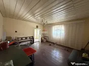 Casă cu teren zona Parc Soveja 