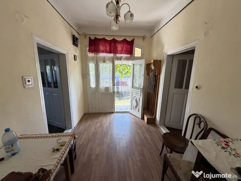 Casă cu teren zona Parc Soveja - Soveja (Vrancea)