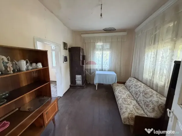 Casă cu teren zona Parc Soveja - Soveja (Vrancea)