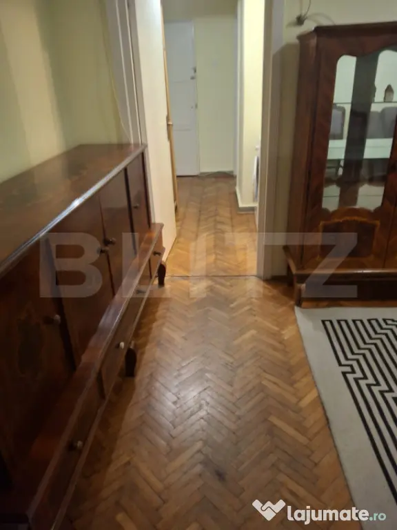 Apartament cu 3 camere, 70 mp, zona Bulevardul Dacia - Oradea (Bihor)