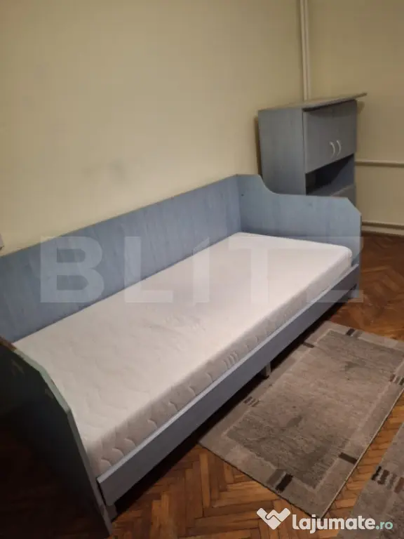 Apartament cu 3 camere, 70 mp, zona Bulevardul Dacia - Oradea (Bihor)
