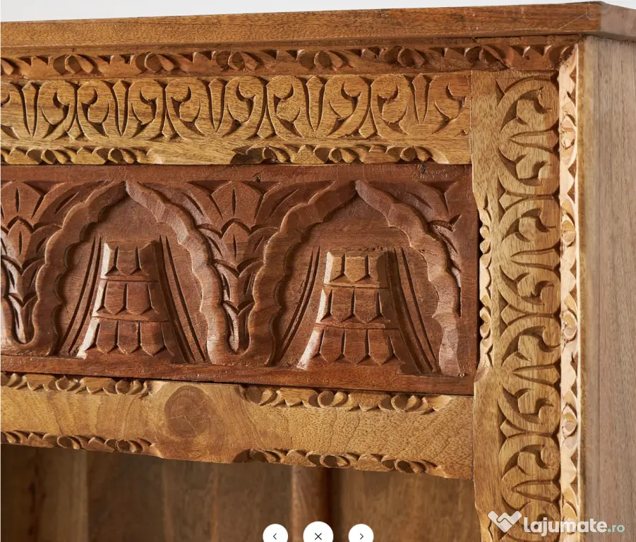 Biblioteca cu Rafturi si Sertare Sculptate