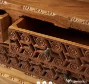 Biblioteca cu Rafturi si Sertare Sculptate