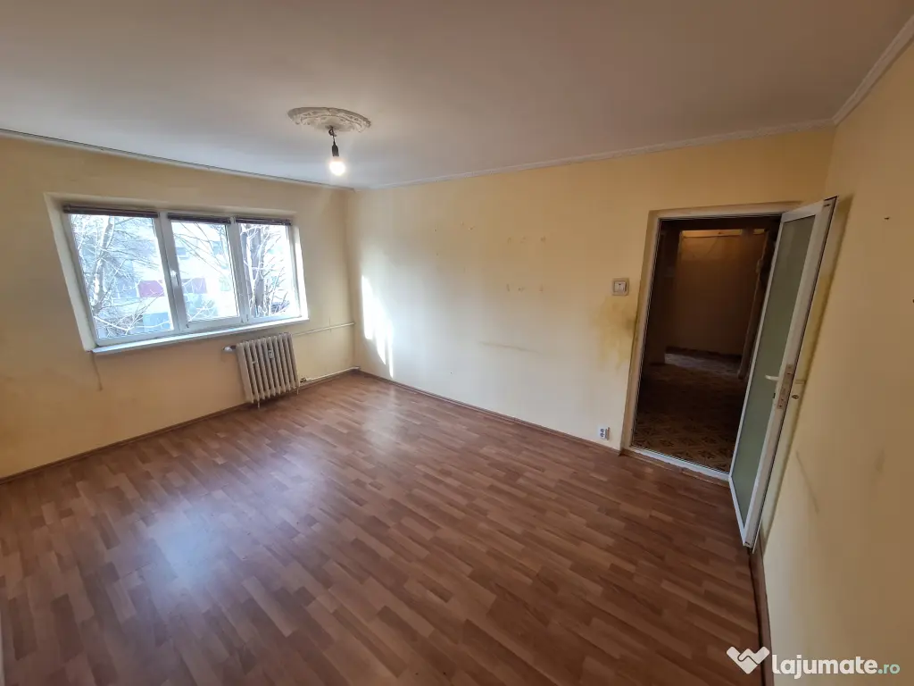 Apartament 3 camere - stradal - Tomis nord ( boema )- etaj 2 - str. Tulcei nr. 5